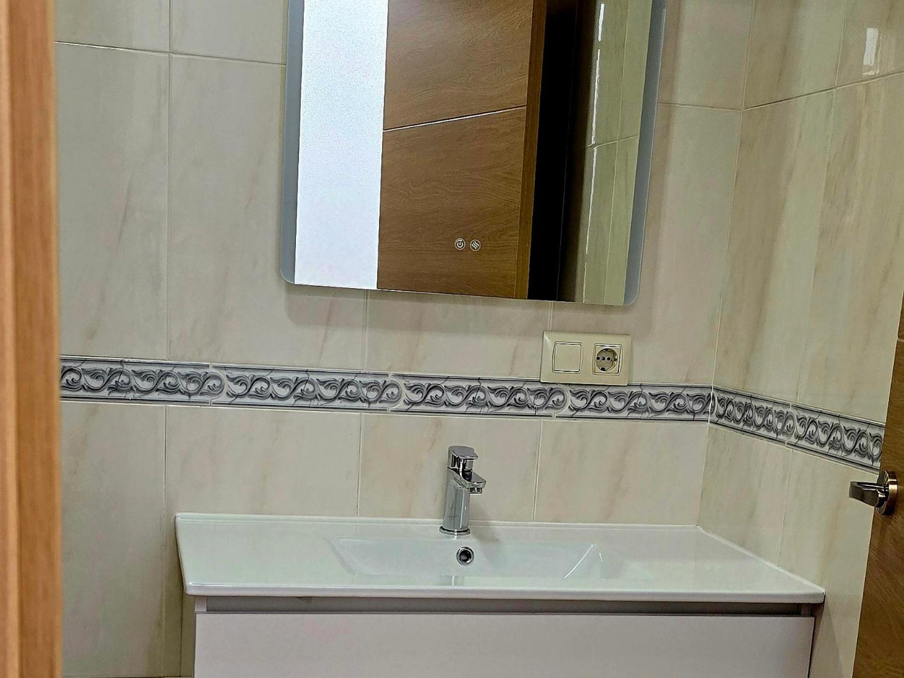 Puerta De Bisagra-Parking Gratis- Con 2 Habitaciones توليدو المظهر الخارجي الصورة